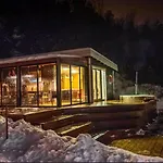 Sea View Sauna And Hot Tube