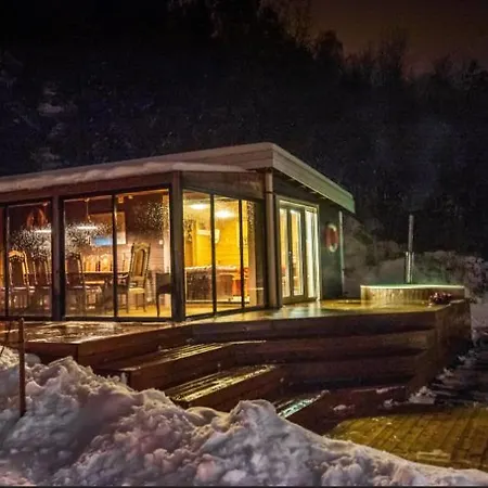 Sea View Sauna And Hot Tube