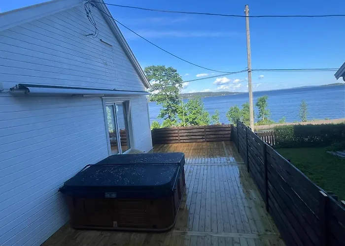 Sea View Sauna And Hot Tube